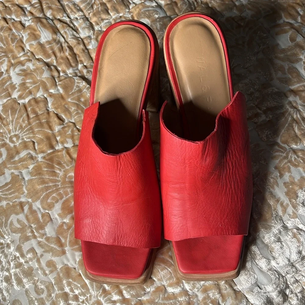 So comfy Wal & Pai Red Leather Mules - Picture 2 of 5